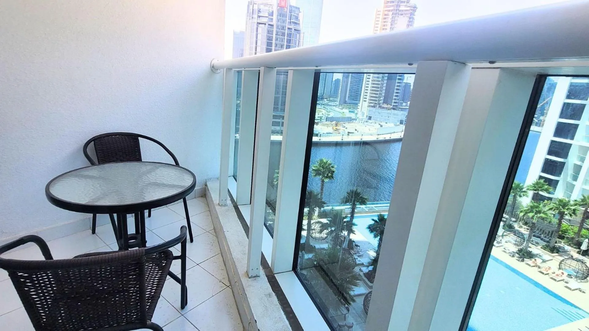 Damac Maison Prive, Canal View Studio And One Bedroom Apartments, Blue Ocean Holiday Homes Дубай Апартаменты
