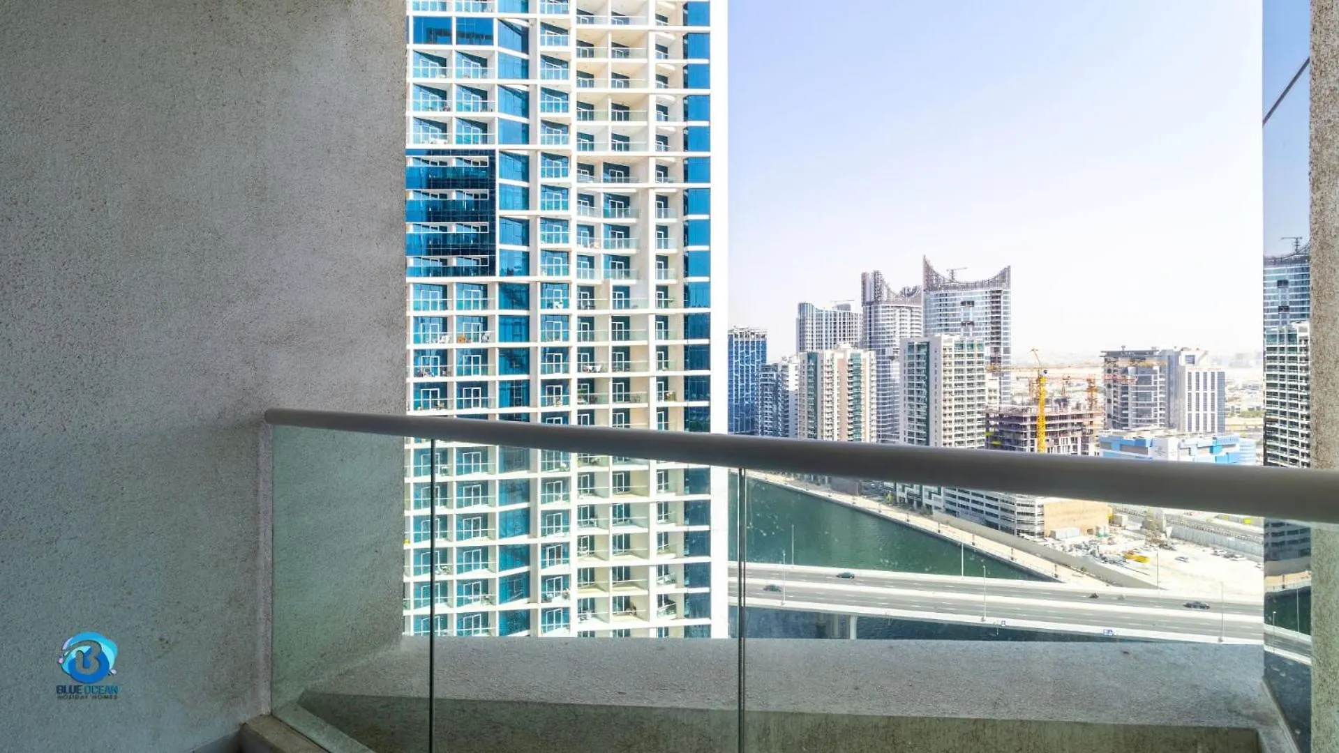 Апартаменты Damac Maison Prive, Canal View Studio And One Bedroom Apartments, Blue Ocean Holiday Homes Дубай ОАЭ